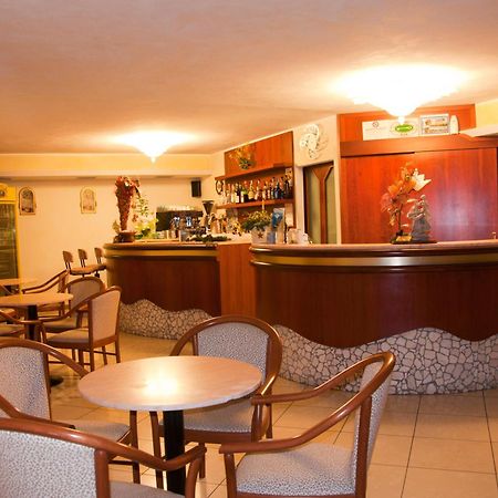 Hotel Beppe Римини Екстериор снимка