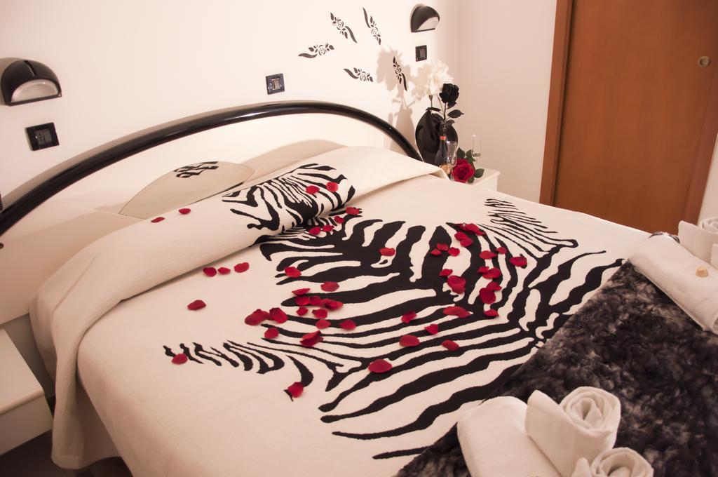 Hotel Beppe Римини Екстериор снимка