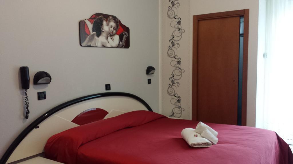 Hotel Beppe Римини Екстериор снимка