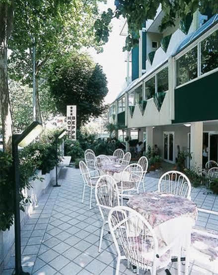 Hotel Beppe Римини Екстериор снимка